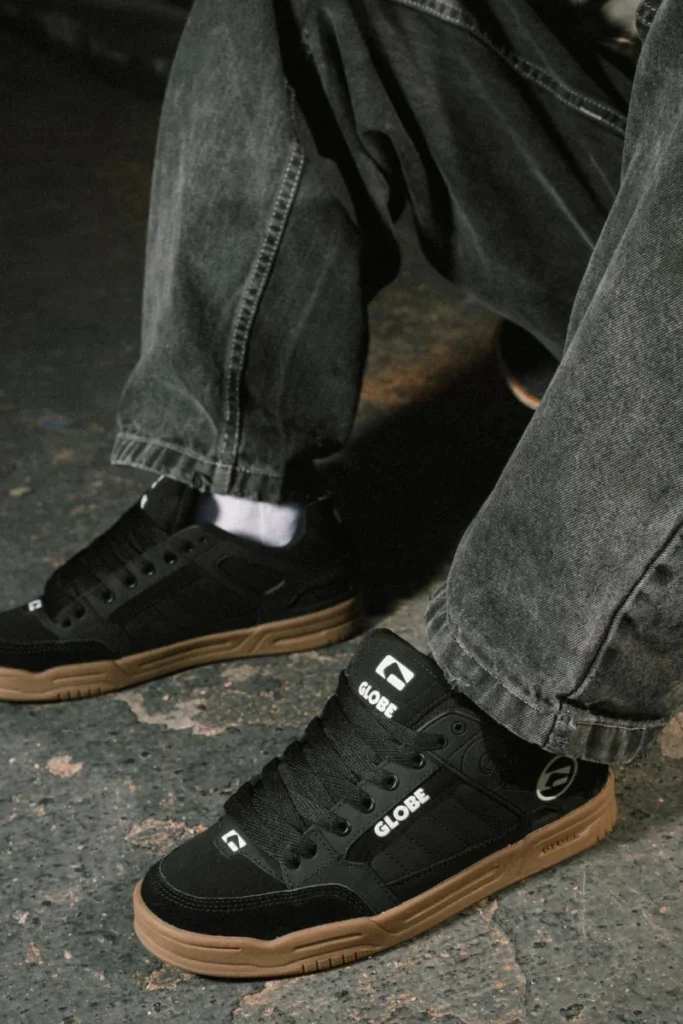 GLOBE TILT ONYX/GUM